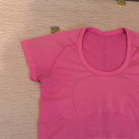 Lululemon Swiftly Tech Short Sleeve Pink 8 - Picture 3 of 7